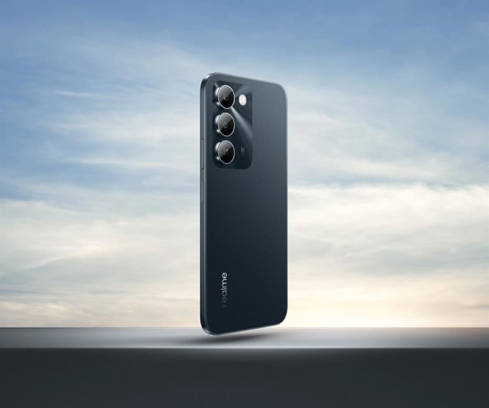 Realme C100