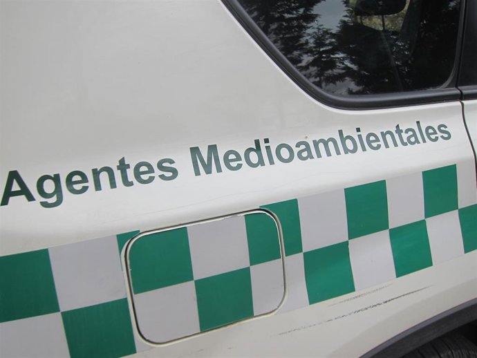 Archivo - Agentes medioambientales, medio ambiente
