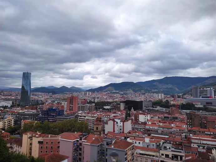 Archivo - Bilbao, nuboso, nubes