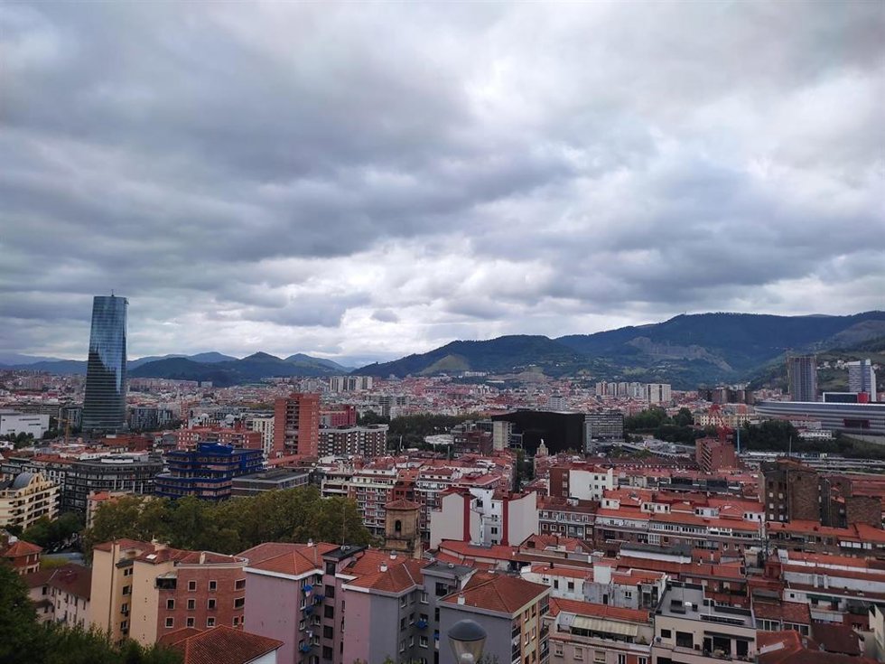 Archivo - Bilbao, nuboso, nubes