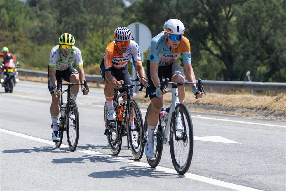 Finlay Tarling durante la Vuelta a Portugal
