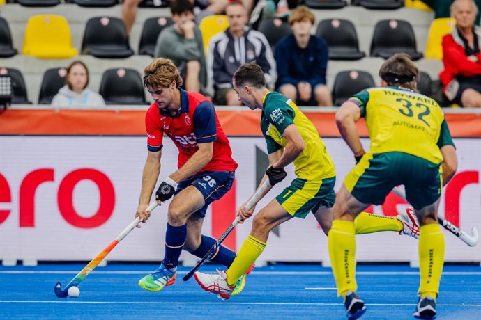 A Espanha perde para a Austrália e disputará a classificação para a Copa do Mundo contra a Irlanda.
