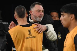 Futbol, Platense vs Coquimbo Unido  Copa Libertadores 2026. El entrenador de Coquimbo Unido, Hernan Caputto, es fotografiado durante el partido de Copa Libertadores disputado en el estadio Ciudad de Vicente Lopez de Buenos Aires,