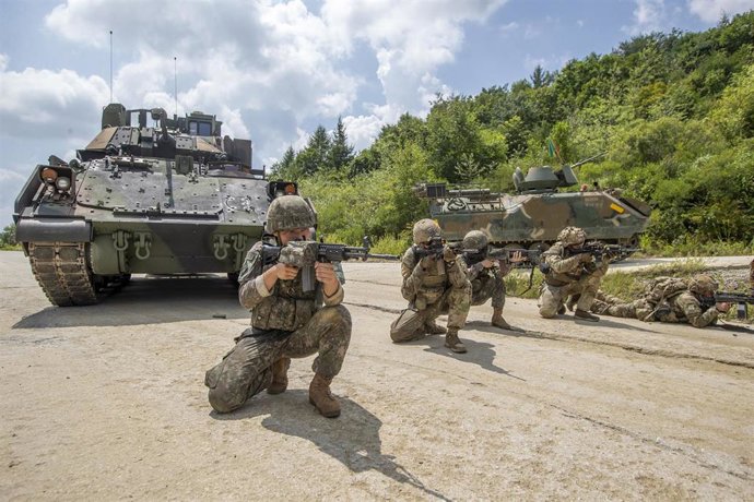 Archivo - Los ejércitos de Corea del Sur y de Estados Unidos participan en un ejercicio militar conjunto (UFS o Ulchi Freedom Shield) en el campo de tiro de Seungjin, en Paju, Corea del Sur.