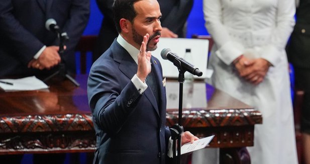 El Gobierno de De la Espriella presenta a la Fiscalía colombiana información sobre más de 80 irregularidades bajo Petro