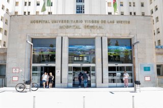 Archivo - Puerta de entrada al Hospital General.
