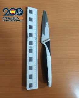 Detenido en Ourense acusado de intentar robar dinero a un hombre amenazándolo con un cuchillo.