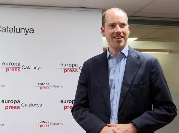El secretario general del PP de Catalunya, Juan Fernández, durante la entrevista con Europa Press