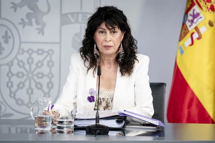 Archivo - La ministra de Igualdad, Ana Redondo, durante la rueda de prensa tras el Consejo de Ministros, a 14 de julio de 2026, en Madrid (España). 