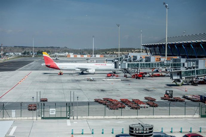 Archivo - Aviones de Iberia  a 13 de marzo de 2026, en Madrid (España). 
