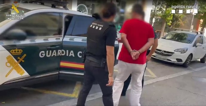 Agentes de Guardia Civil y Agents Rurals en la operación Tilosina
