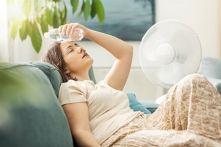 Archivo - Experto señala que cambios de sueño, alcohol, calor y deshidratación pueden alterar el ritmo cardíaco en verano