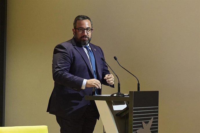 Archivo - El vicepresidente primero y consejero de Presidencia e Igualdad del Gobierno de Navarra, Javier Remírez.