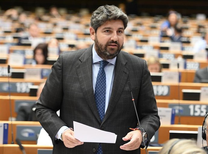 Archivo - El presidente de la Comunidad, Fernando López Miras