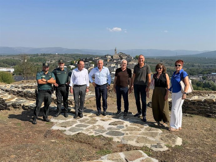 Nicanor Sen, durante la visita al Fuerte de San Carlos.