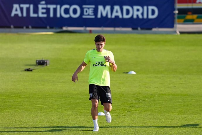 El delantero del Atlético de Madrid Julián Álvarez, durante un entrenamiento.