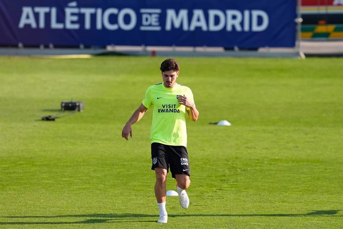 Julian Alvarez durante o treino do Atlético de Madrid na Cidade Esportiva Wanda Atlético de Madrid, em 12 de agosto de 2026, em Majadahonda, Madri, Espanha.