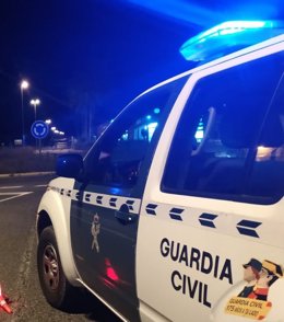 Detenido en Eivissa un hombre tratando de vender pulseras falsas para entrar a una discoteca.