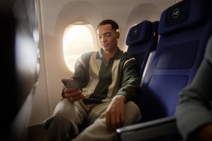 Grupo Lufthansa estrena la conexión wifi de Starkink en su primera avión.