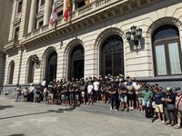 Los bomberos de la DPZ se concentran tras la muerte de su compañero en Calatorao y reclaman más medios