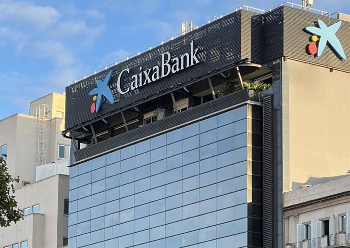 Archivo - CaixaBank en Palma.