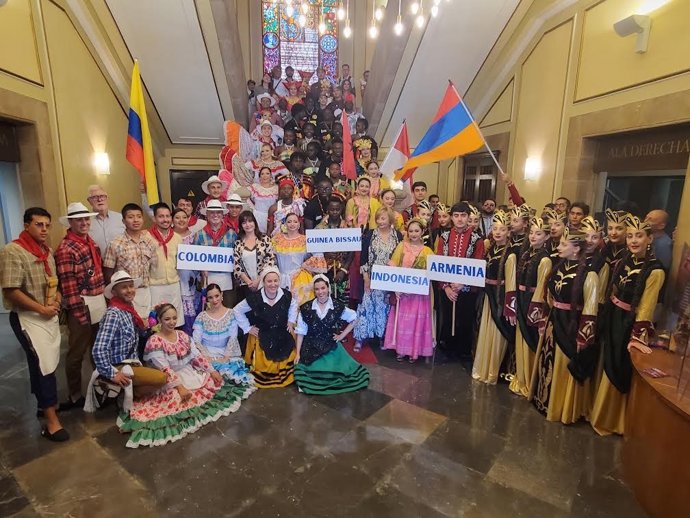 Recepción a los grupos del festival