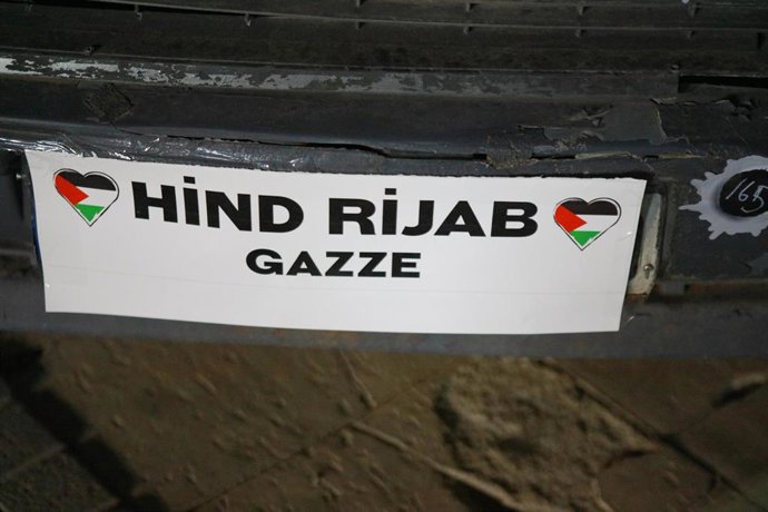 Archivo - Imagen de una concentración en Turquía en rechazo al asesinato de la niña de 6 años palestina Hind Rijab a manos del Ejército de Israel.