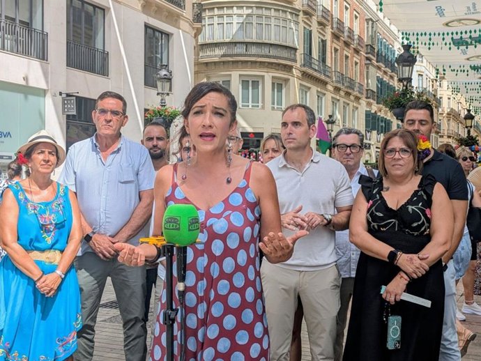 La coordinadora provincial de IU y concejala del grupo Con Málaga en el Ayuntamiento, Toni Morillas,  atiende a los medios.