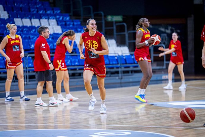 La base española Maite Cazorla, en un entrenamiento con la selección en Tenerife.