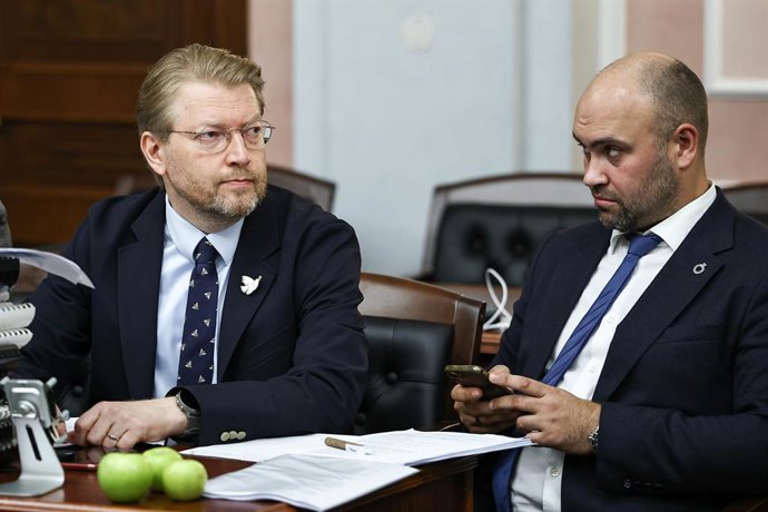 RUSSIA, MOSCOW - AUGUST 17, 2026: Yabloko Party Chairman Nikolai Rybakov (L) attends a hearing at the Russian Supreme Court on the party's appeal to reinstate its candidate list for the upcoming 2026 Russian State Duma election