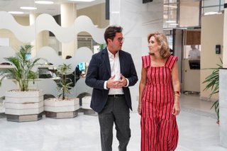 El delegado de la Junta en Almería, Francisco Góngora, y la alcaldesa de El Ejido, Julia Ibáñez.