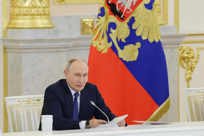 RÚSSIA, MOSCOU – 19 DE AGOSTO DE 2026: Vladimir Putin, presidente da Rússia, preside uma reunião do Conselho Presidencial para o Desenvolvimento Estratégico e Projetos Nacionais no Kremlin de Moscou