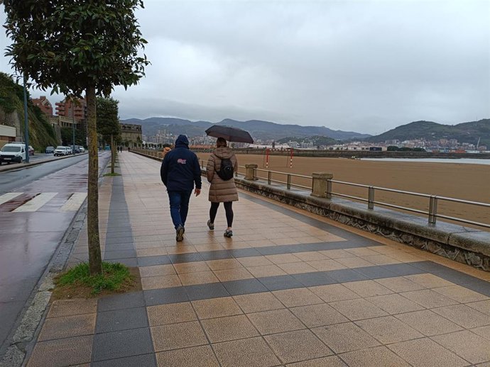 Archivo - Lluvia en la costa vasca