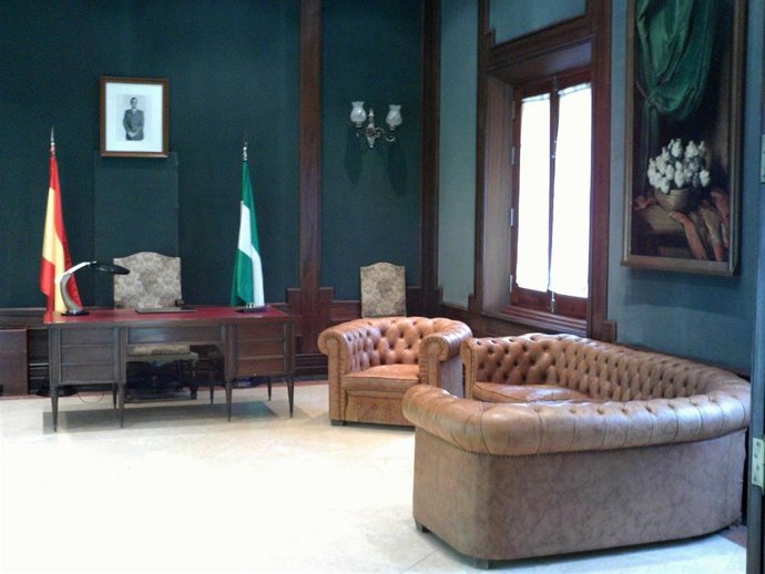 La exposición de la Diputación de Sevilla del despacho provincial de Plácido Fernández.