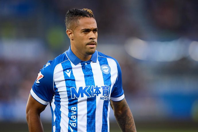 Mariano Diaz Mejia of Deportivo Alaves looks on during the LaLiga EA Sports match between Deportivo Alaves and Getafe CF at Mendizorrotza on August 15, 2026, in Vitoria, Spain.