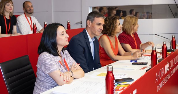 El PSOE acusa a Feijóo de ir a Ceuta para "echar gasolina a la crispación" y "hacer campaña" con "fines partidistas"