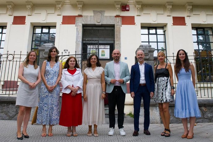 Autoridades en la clausura de los Cursos de Verano de la UC
