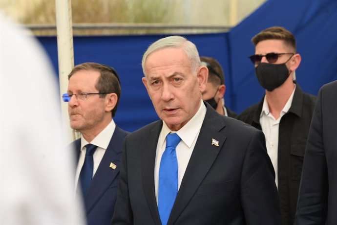 5 de agosto de 2026, Jerusalém, Israel: JERUSALÉM, ISRAEL – 5 DE AGOSTO DE 2026: O primeiro-ministro israelense Benjamin Netanyahu participa da cerimônia de novo sepultamento dos restos mortais dos avós de Theodor (Benjamin Ze'ev) Herzzl, o fundador do si
