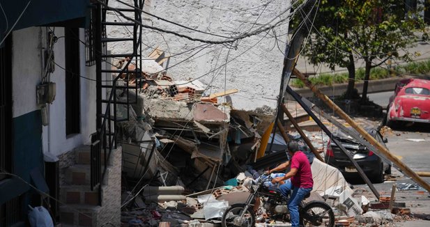 Ascienden a 319 los fallecidos en el terremoto de magnitud 7,4 que sacudió Colombia