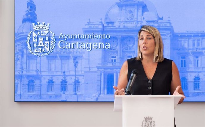 La alcaldesa, Noelia Arroyo, durante sus declaraciones a los medios de comunicación