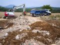 Denuncian a una constructora por verter 64 toneladas de residuos en una balsa en Bescanó (Girona)