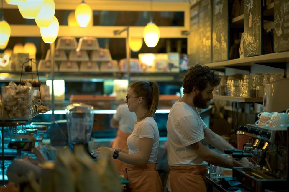 Trabajadores. Hotelería. Cafetería. Camareros.