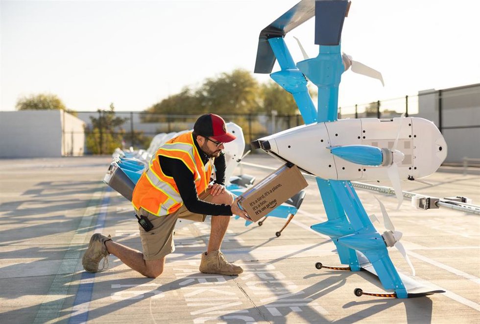 Archivo - 12 January 2026, ---: An undated handout photo issued by Amazon of a Prime Air Drone in the US. Amazon has started to test drone flights ahead of launching its UK airborne delivery service in 2026. The US tech giant said it has begun "a limited