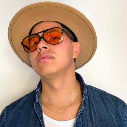 Sebastián Sánchez: el joven astrólogo colombiano que busca convertirse en una referencia mundial desde España