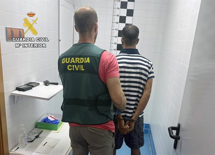Detenido un hombre acusado por cuatro robos violentos en Totana tras amenazar a sus víctimas con armas blancas