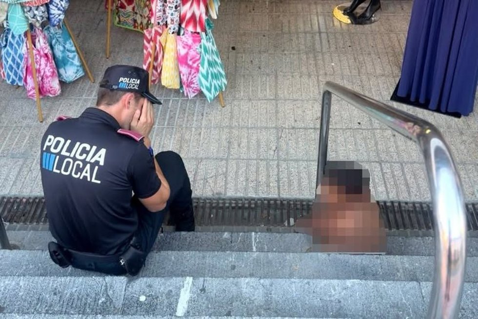 Actuación policial con final feliz: auxilian y acompañan a un niño perdido en Palma.