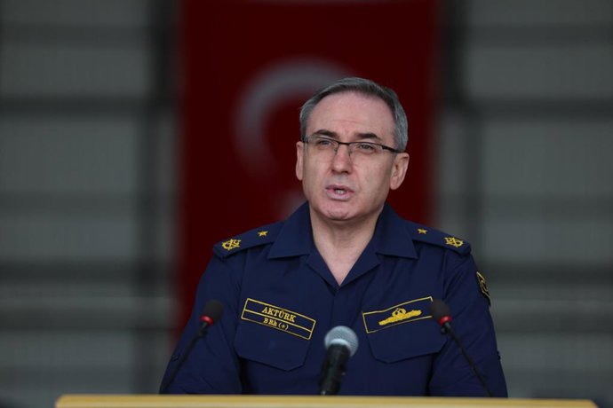 Archivo - El portavoz del Ministerio de Defensa turco, Zeki Akturk.