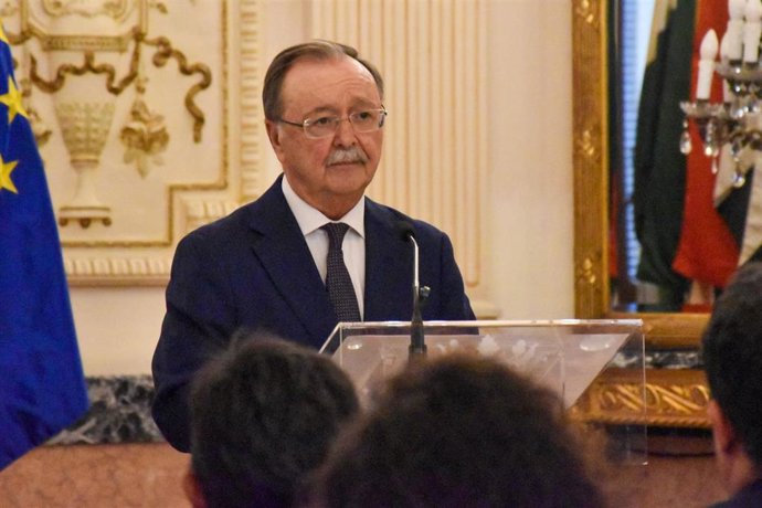 El presidente de Ceuta, Juan Jesús Vivas, en un momento de la rueda de prensa posterior a la reunión que ha mantenido con el presidente de la Junta de Andalucía, Juanma Moreno 