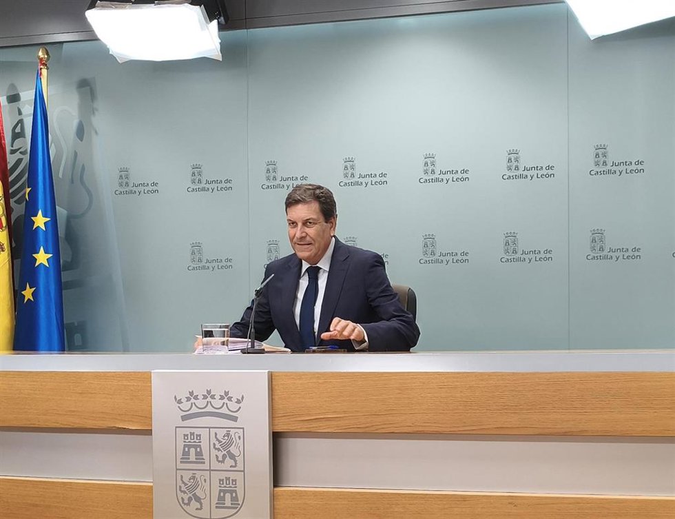 El consejero de Economía y Hacienda y portavoz de la Junta, Carlos Fernández Carriedo, tras el Consejo de Gobierno.