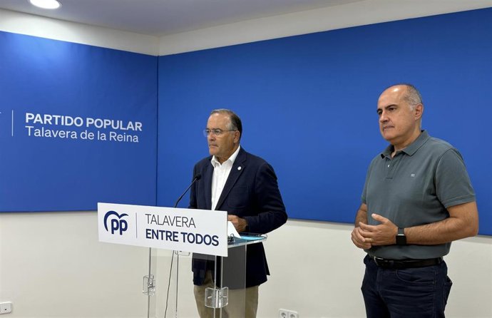 El alcalde de Talavera de la Reina, José Julián Gregorio, en rueda de prensa.